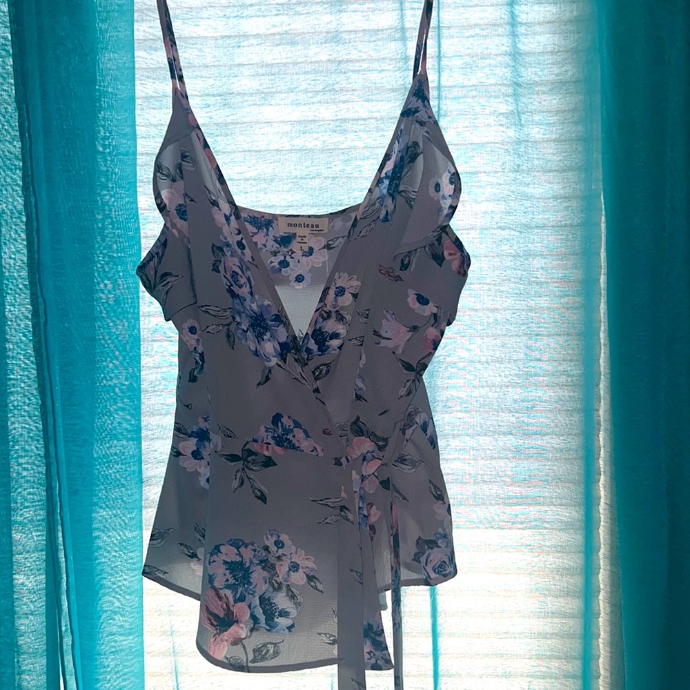 Cute blouse